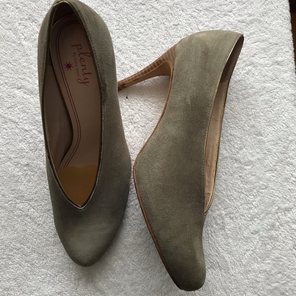 Plenty by Tracy Reese suede leather heel pumps shoes. Size 37. - Picture 6 of 9
